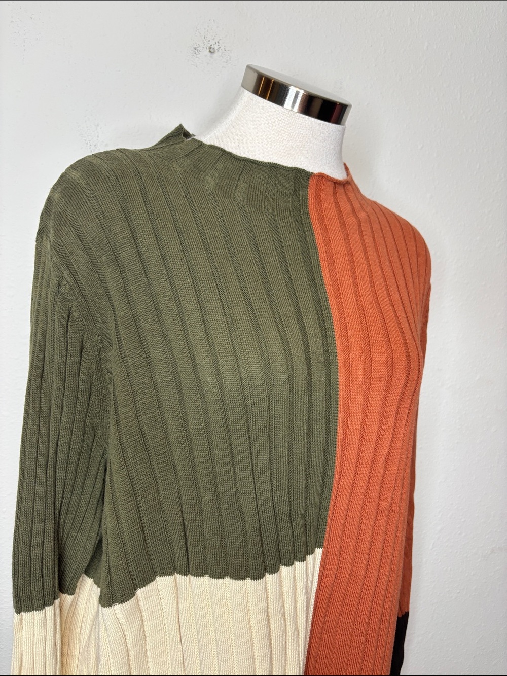 Colorblock Ribbed Knit Sweater - Olive, Rust, Cream, Black - Picture 2 of 8